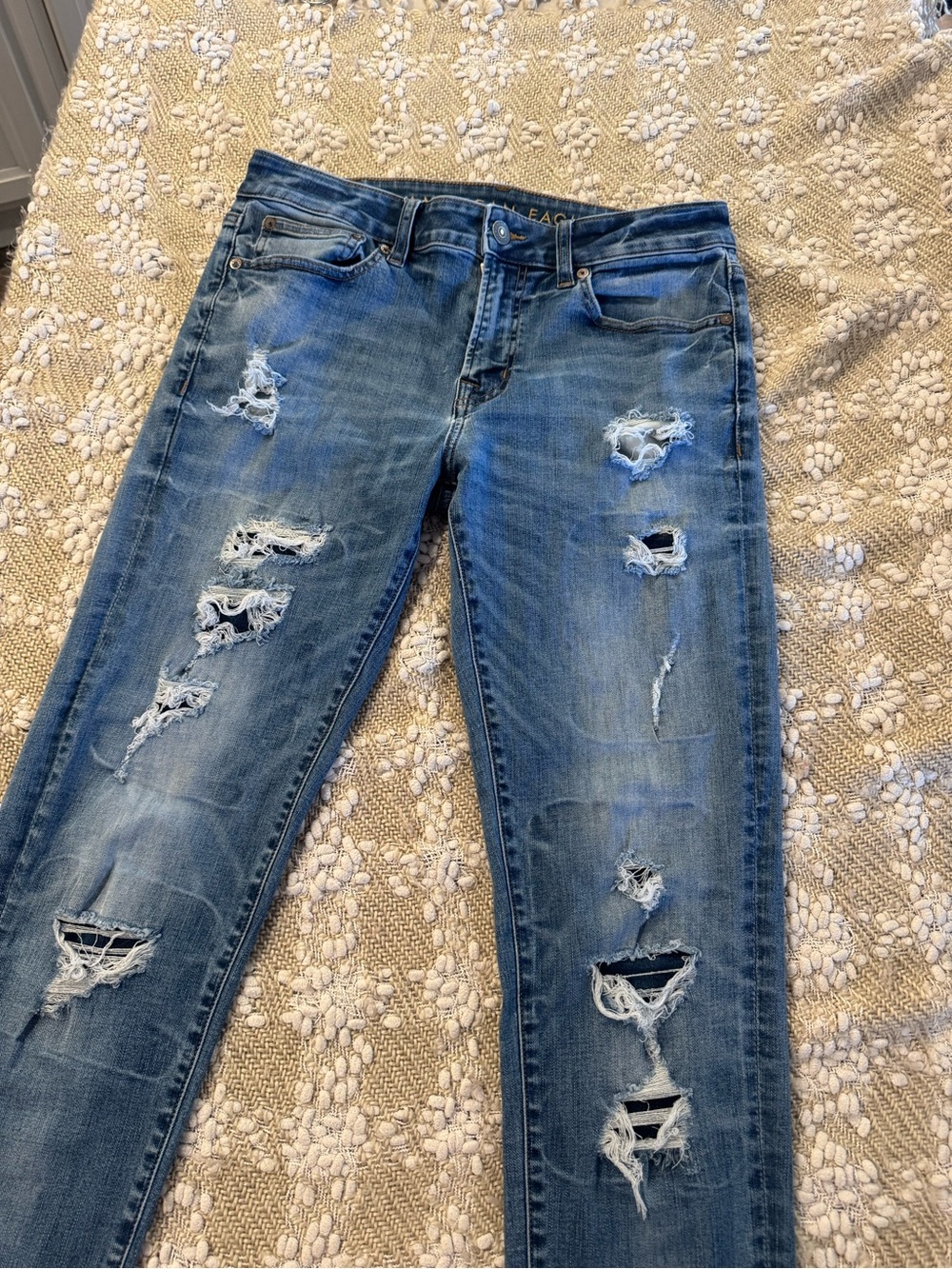 American Eagle Outfitters Men's Distressed Blue Jeans Size 32 x 36 (Patches)